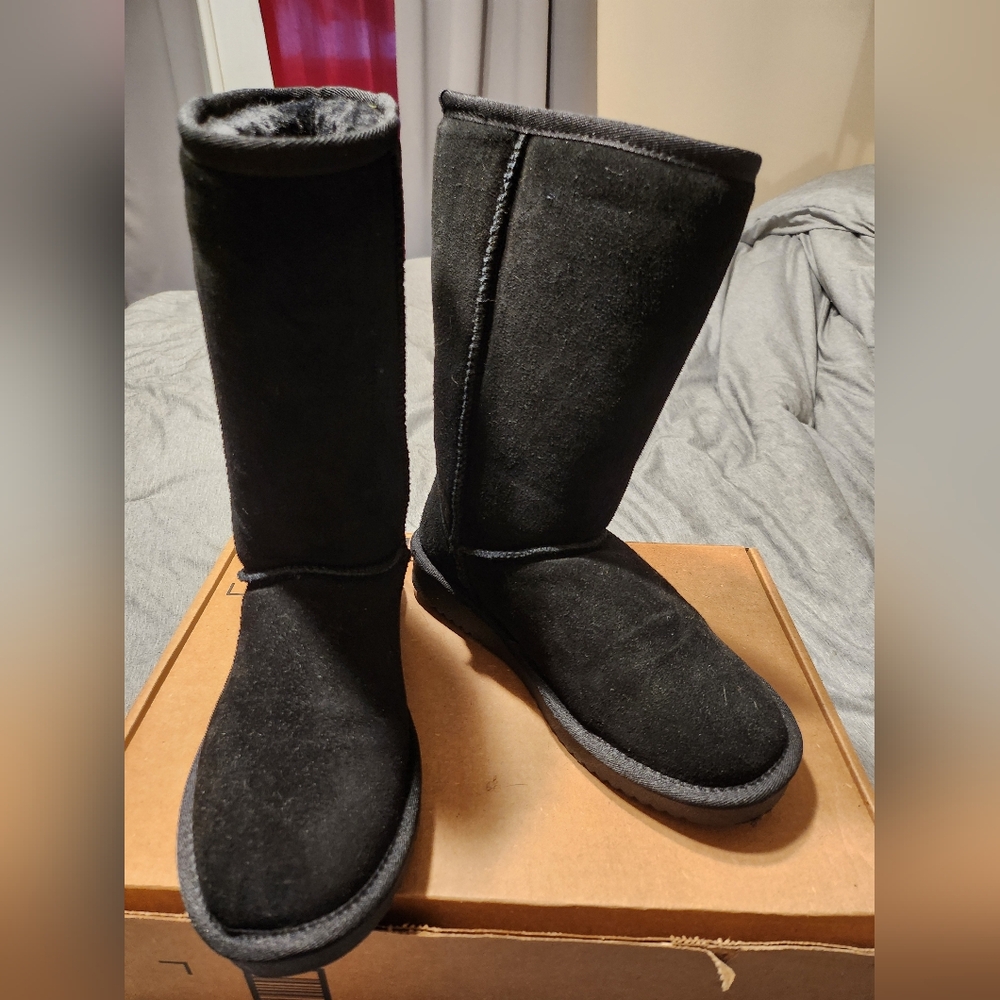 Midcalf Dream Pairs suede boots...Ugg look alikes!